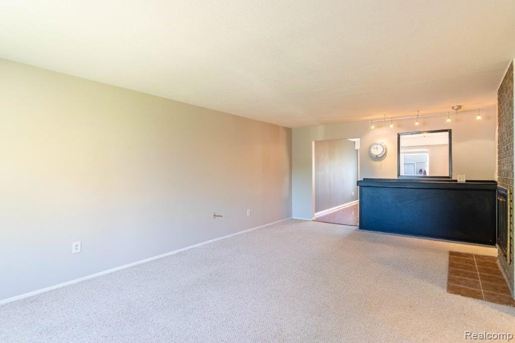 2202 Isabell Avenue - Photo 4 of 11