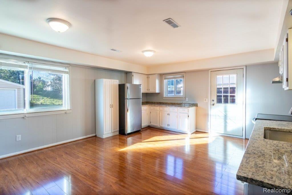 2202 Isabell Avenue - Photo 5 of 11