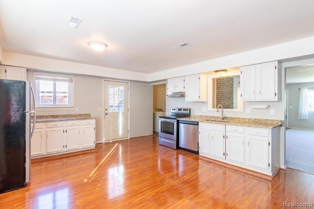 2202 Isabell Avenue - Photo 7 of 11