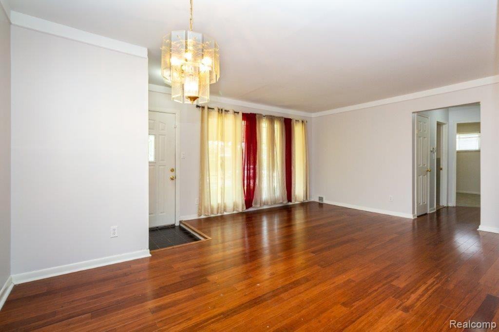 26211 Linwood Street - Photo 5 of 10