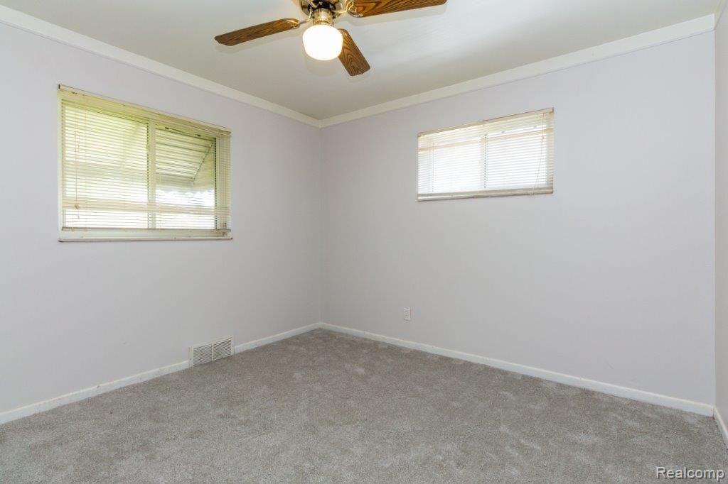 26211 Linwood Street - Photo 7 of 10