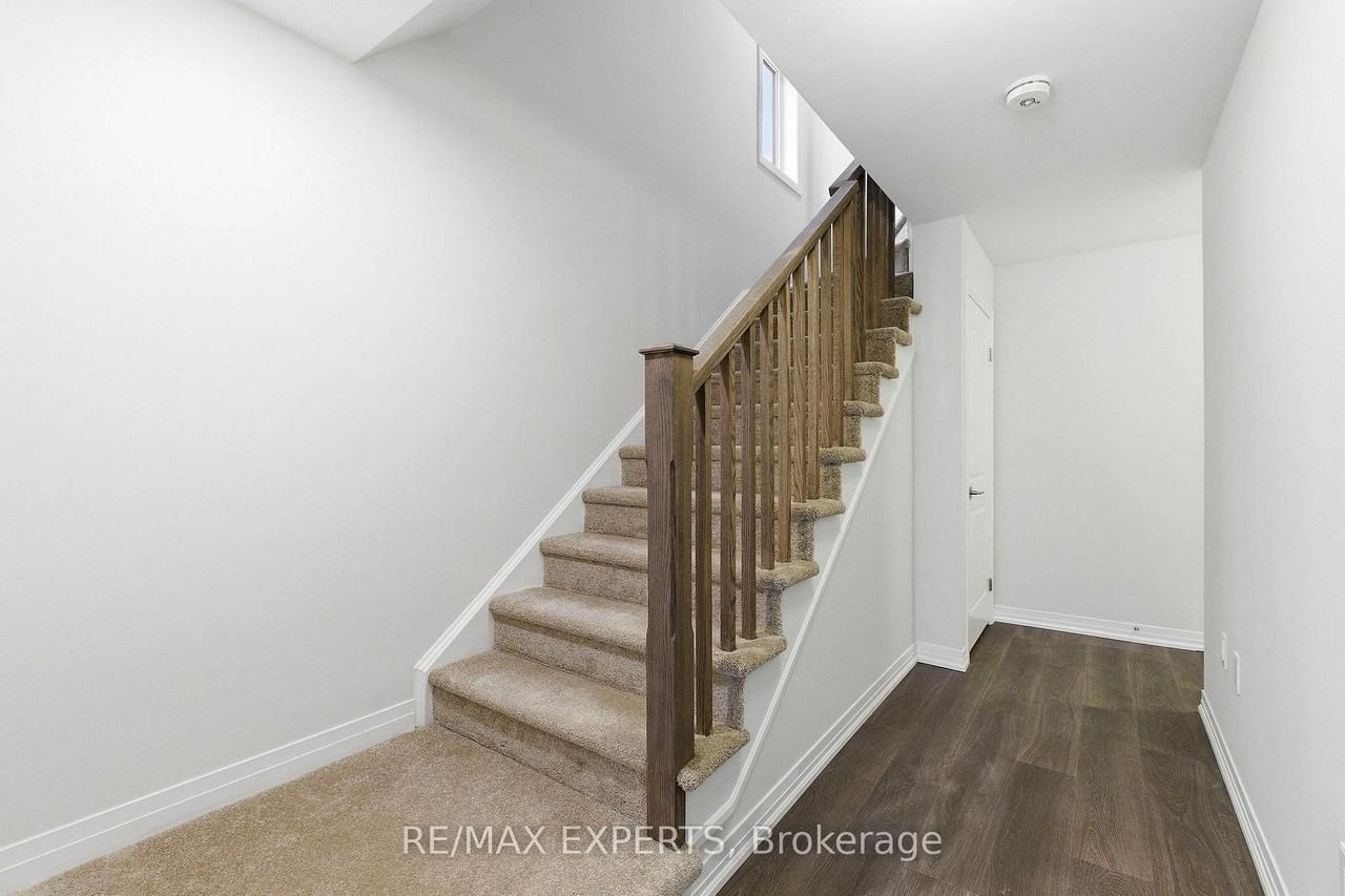 660 Colborne Street West #33 - Photo 5 of 29