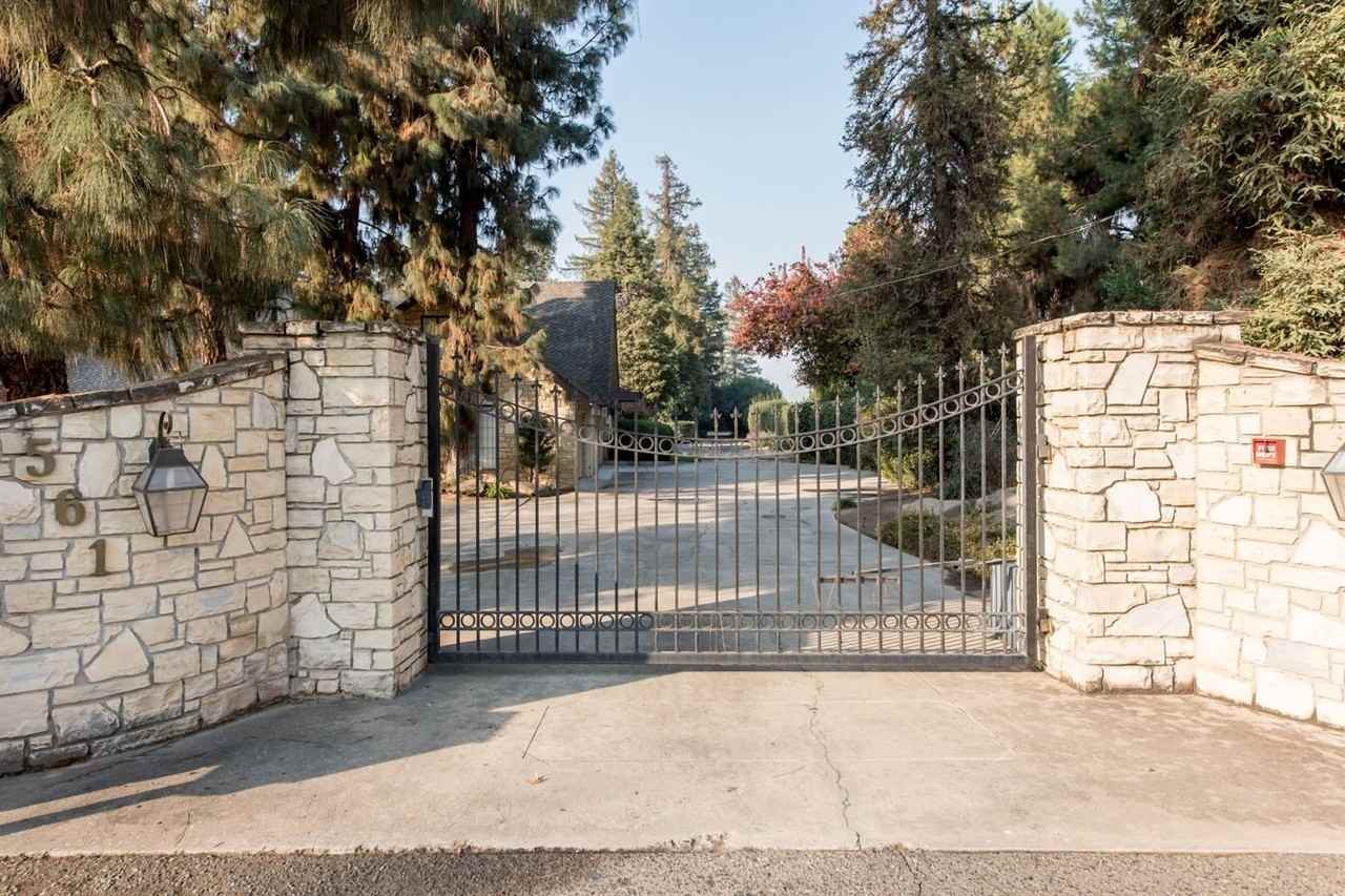 561 De Wolf Avenue - Photo 5 of 24