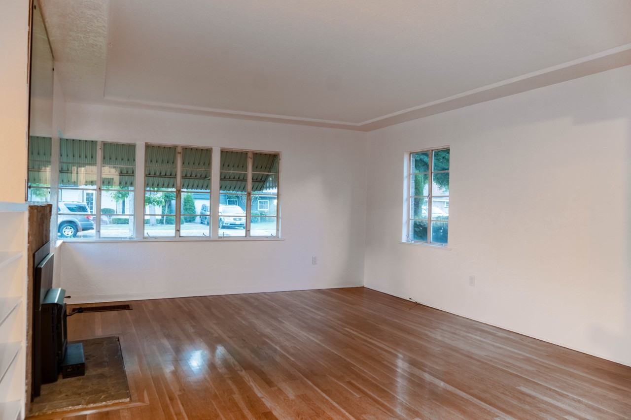 2504 North Vagedes Avenue #3 - Photo 6 of 9