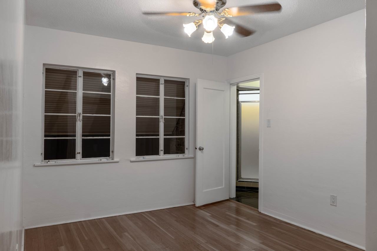 2504 North Vagedes Avenue #3 - Photo 7 of 9