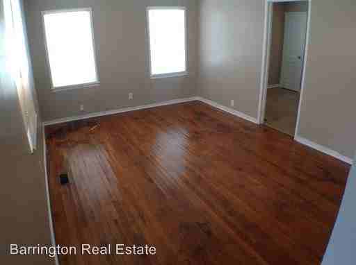 549 68th Pl N - Photo 2 of 4