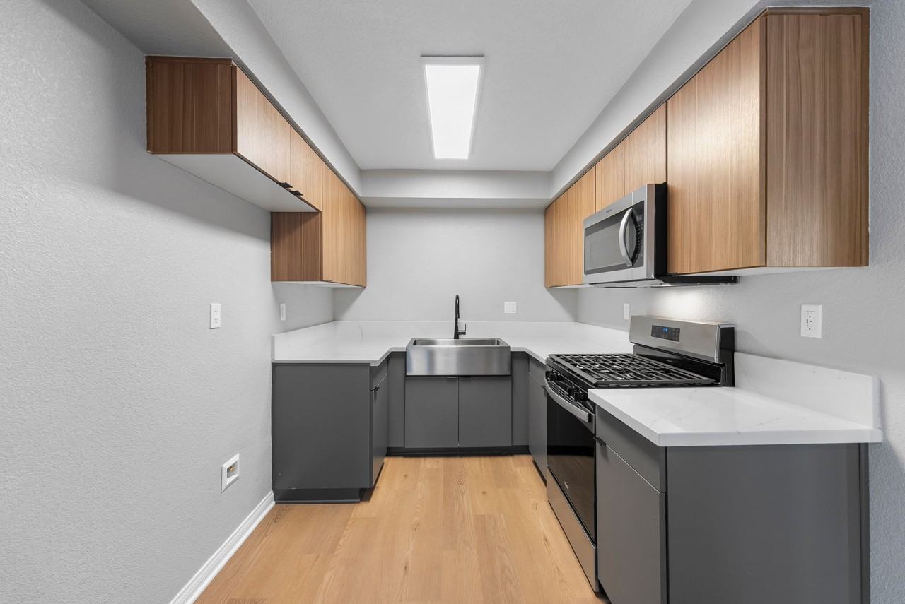 The Courtyards Apartment Homes - Photo 4 of 50