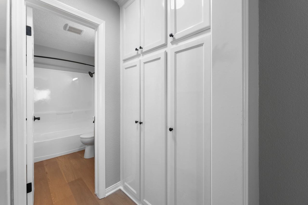 The Courtyards Apartment Homes - Photo 7 of 50