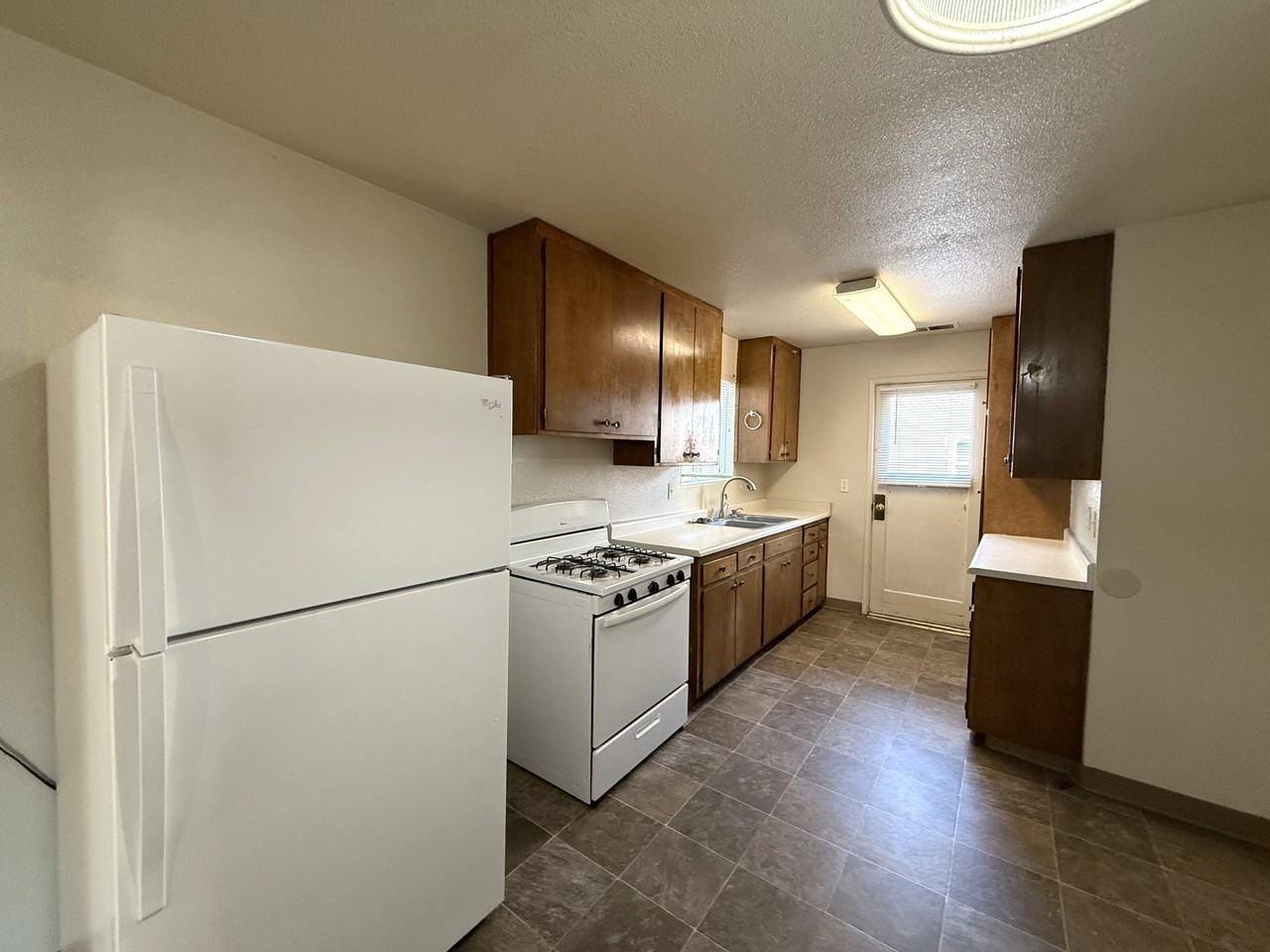 1205 Warner St #1 - Photo 4 of 15