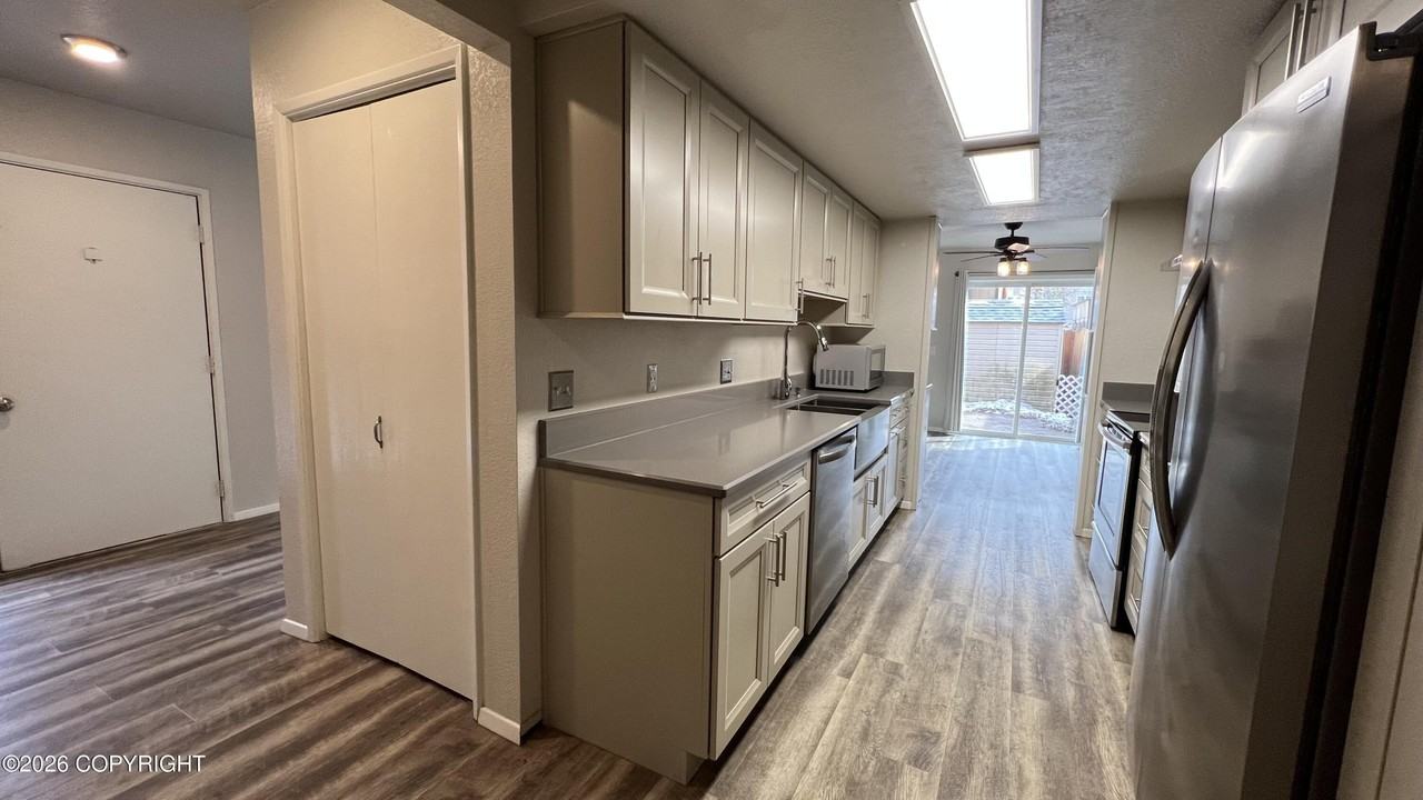 3565 Alamosa Dr - Photo 5 of 18