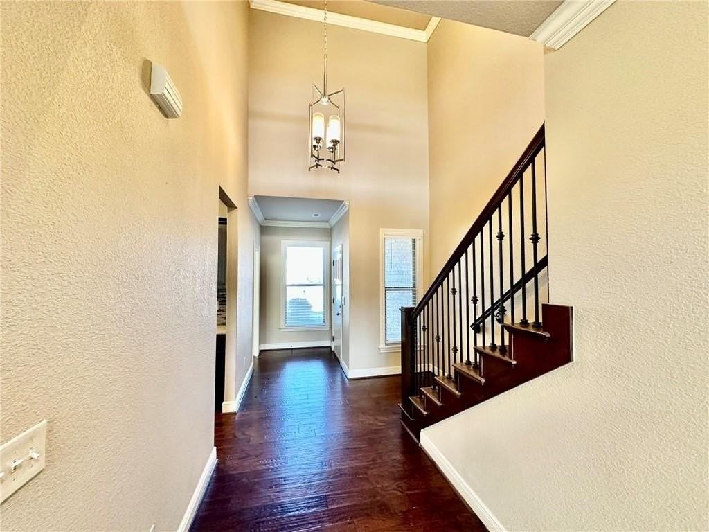 6613 Valley View Rd - Photo 3 of 36