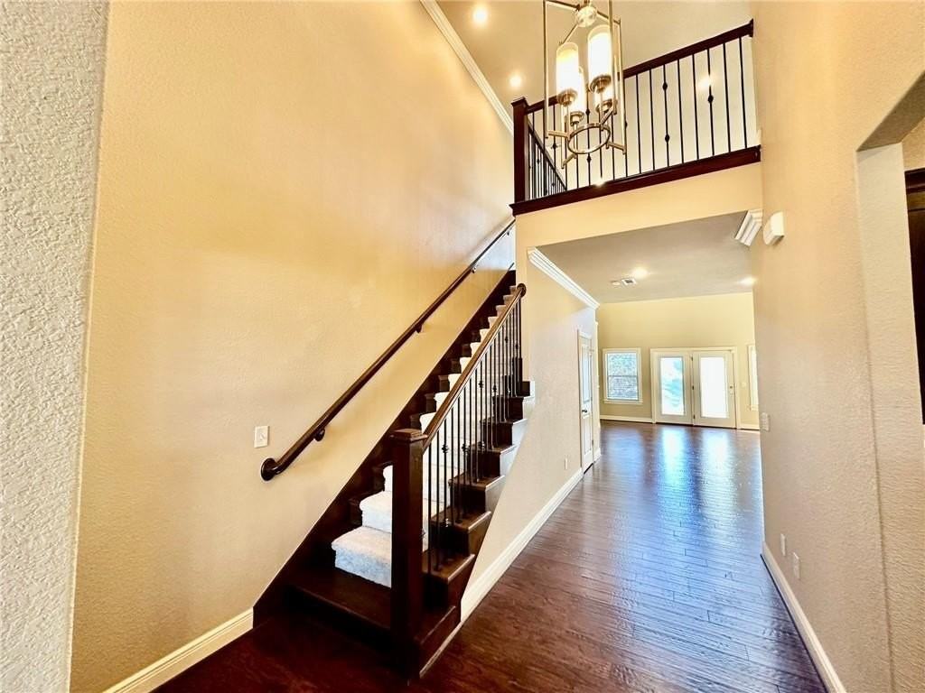 6613 Valley View Rd - Photo 4 of 36