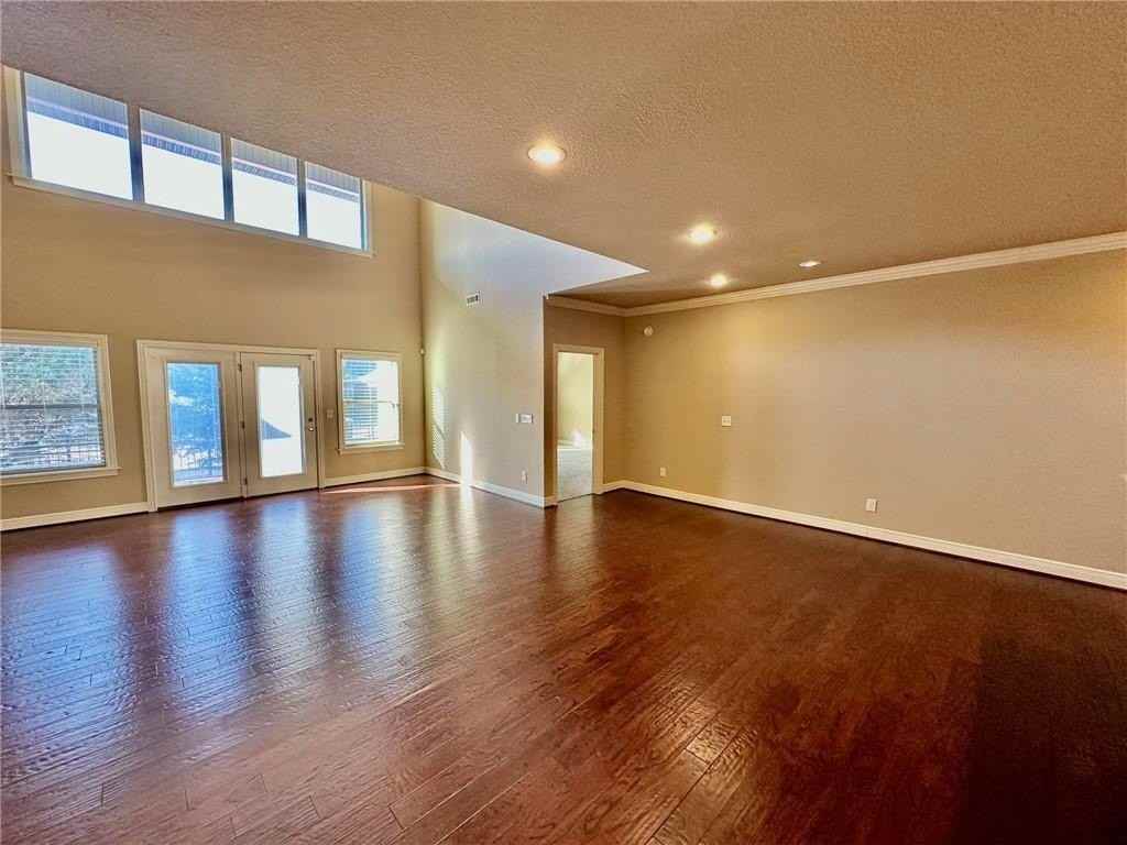 6613 Valley View Rd - Photo 7 of 36