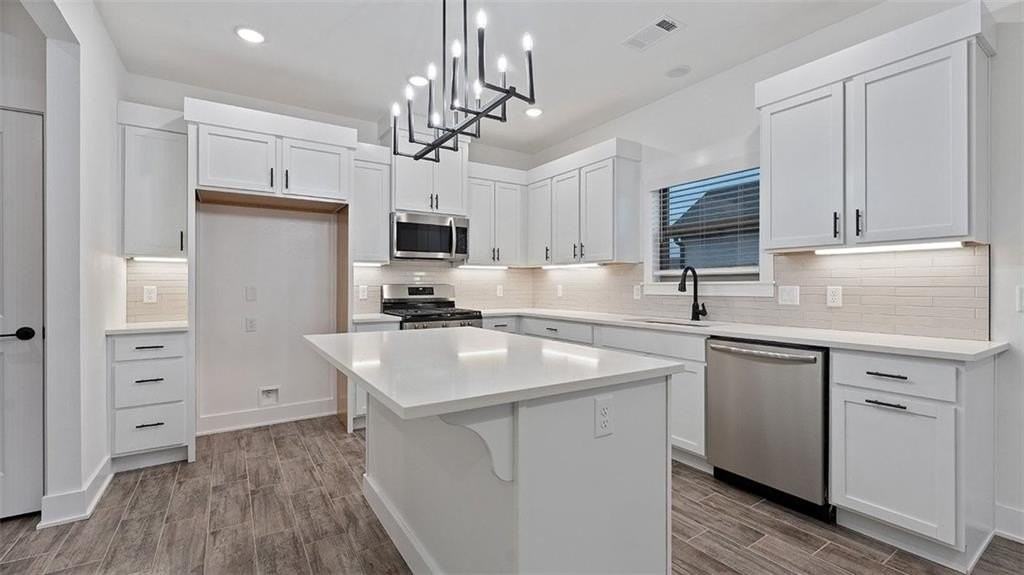 123 N Banner Ave - Photo 4 of 17