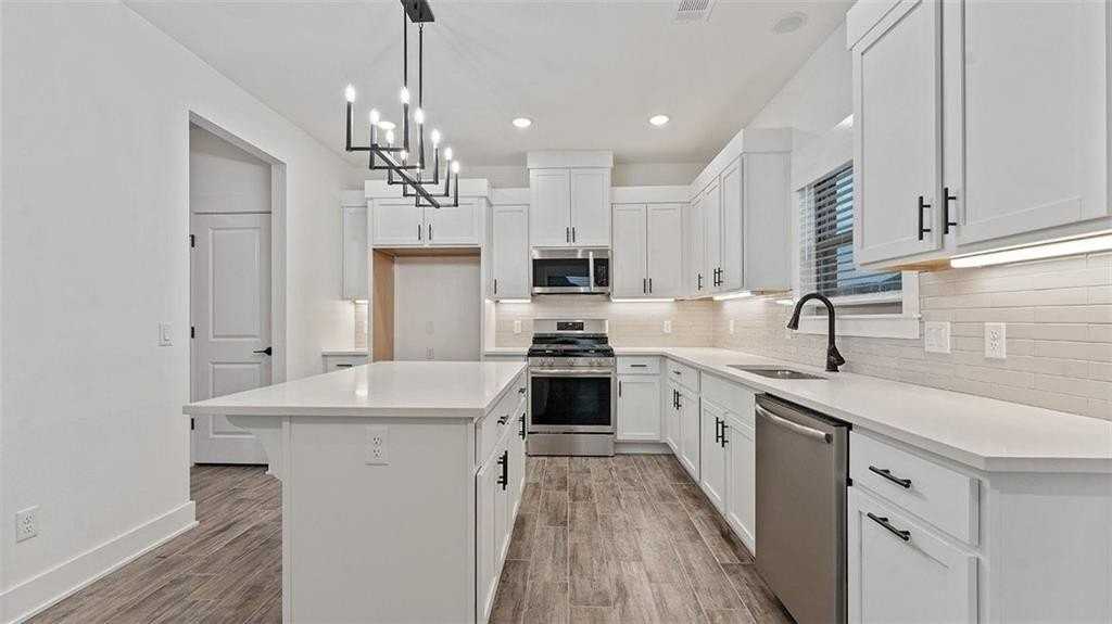 123 N Banner Ave - Photo 6 of 17