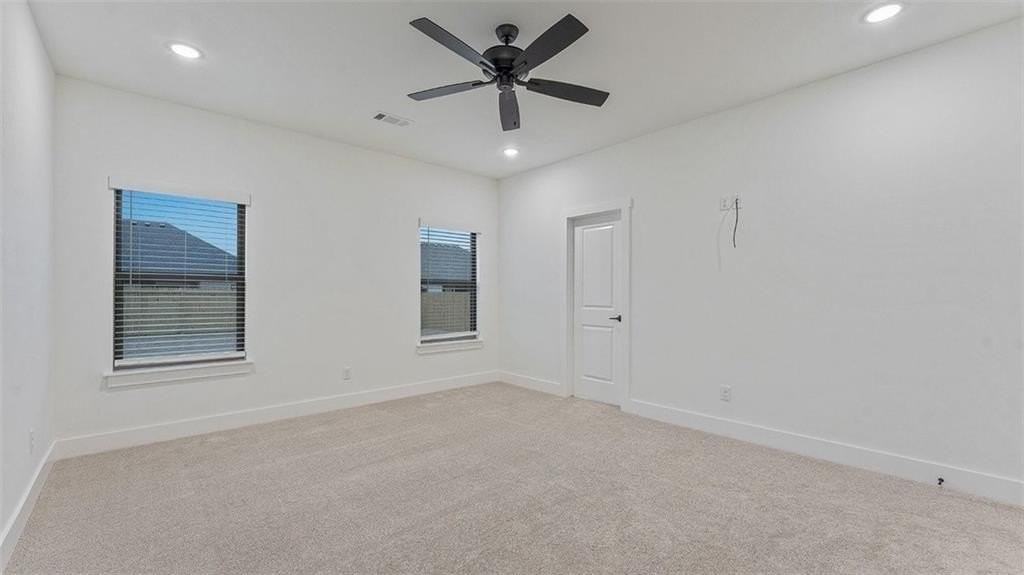 123 N Banner Ave - Photo 7 of 17