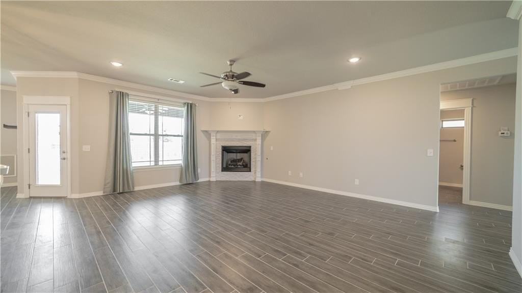 1222 Bradley St - Photo 4 of 29