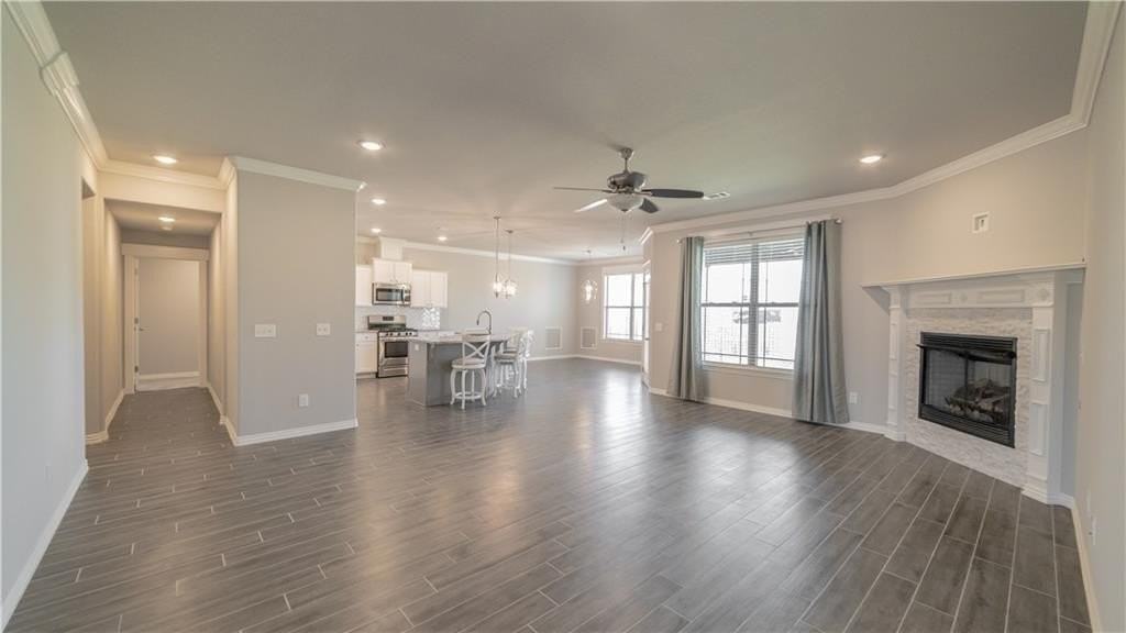 1222 Bradley St - Photo 5 of 29