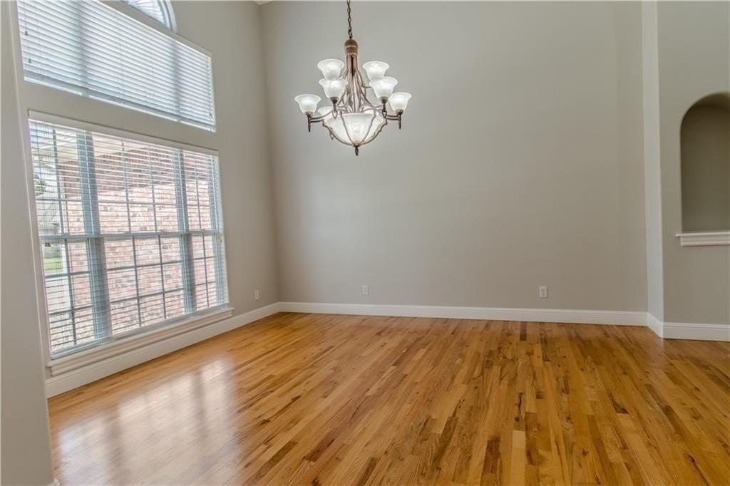 5607 S 43rd St - Photo 7 of 19