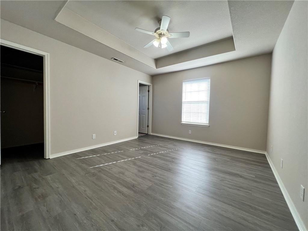 650 Appleridge Dr - Photo 4 of 9