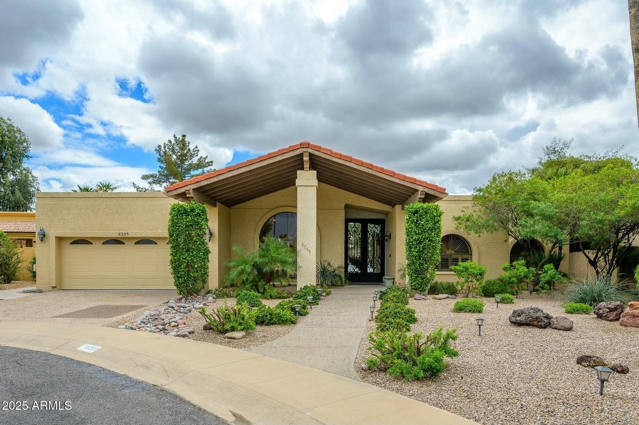 8209 E Del Cristal Dr - Photo 2 of 47