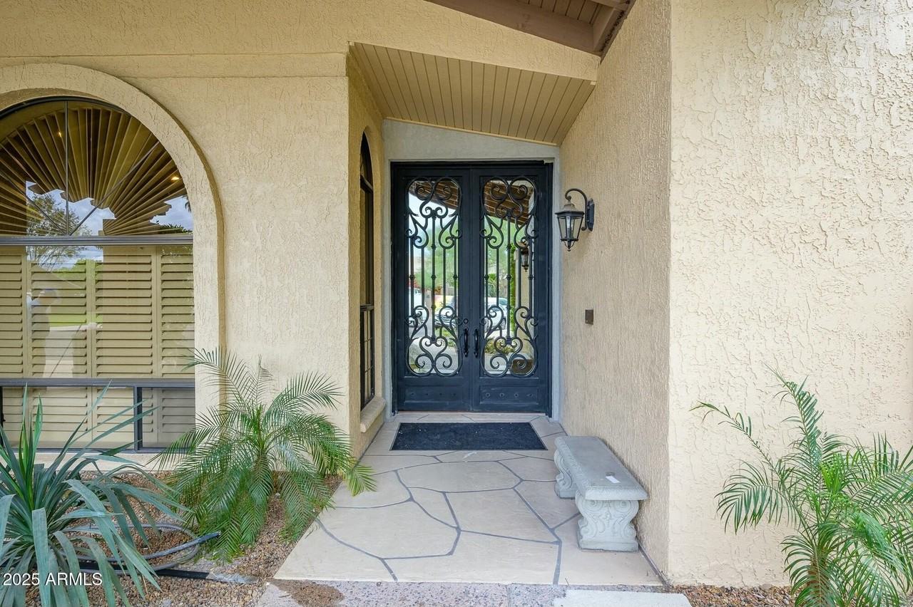 8209 E Del Cristal Dr - Photo 3 of 47