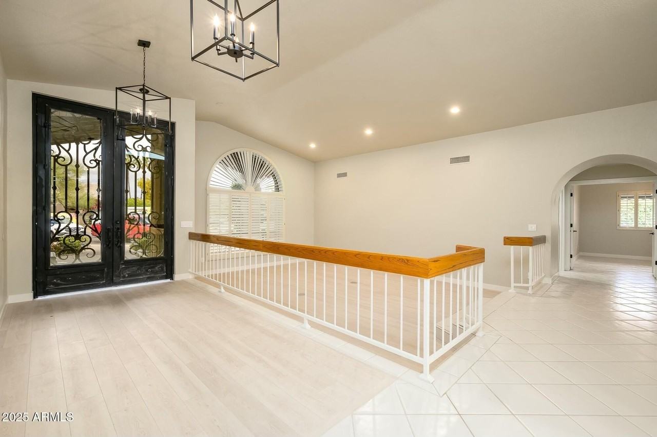 8209 E Del Cristal Dr - Photo 4 of 47