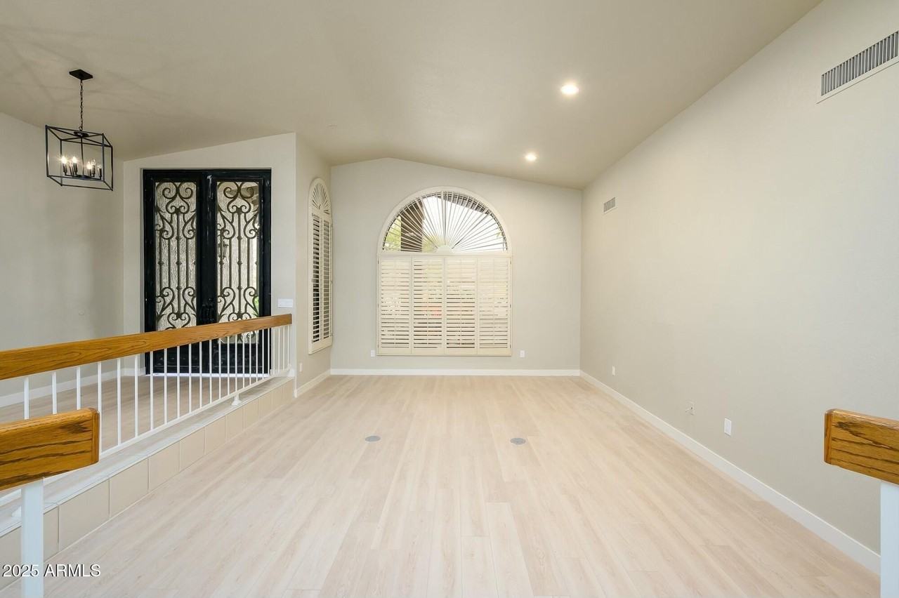 8209 E Del Cristal Dr - Photo 5 of 47