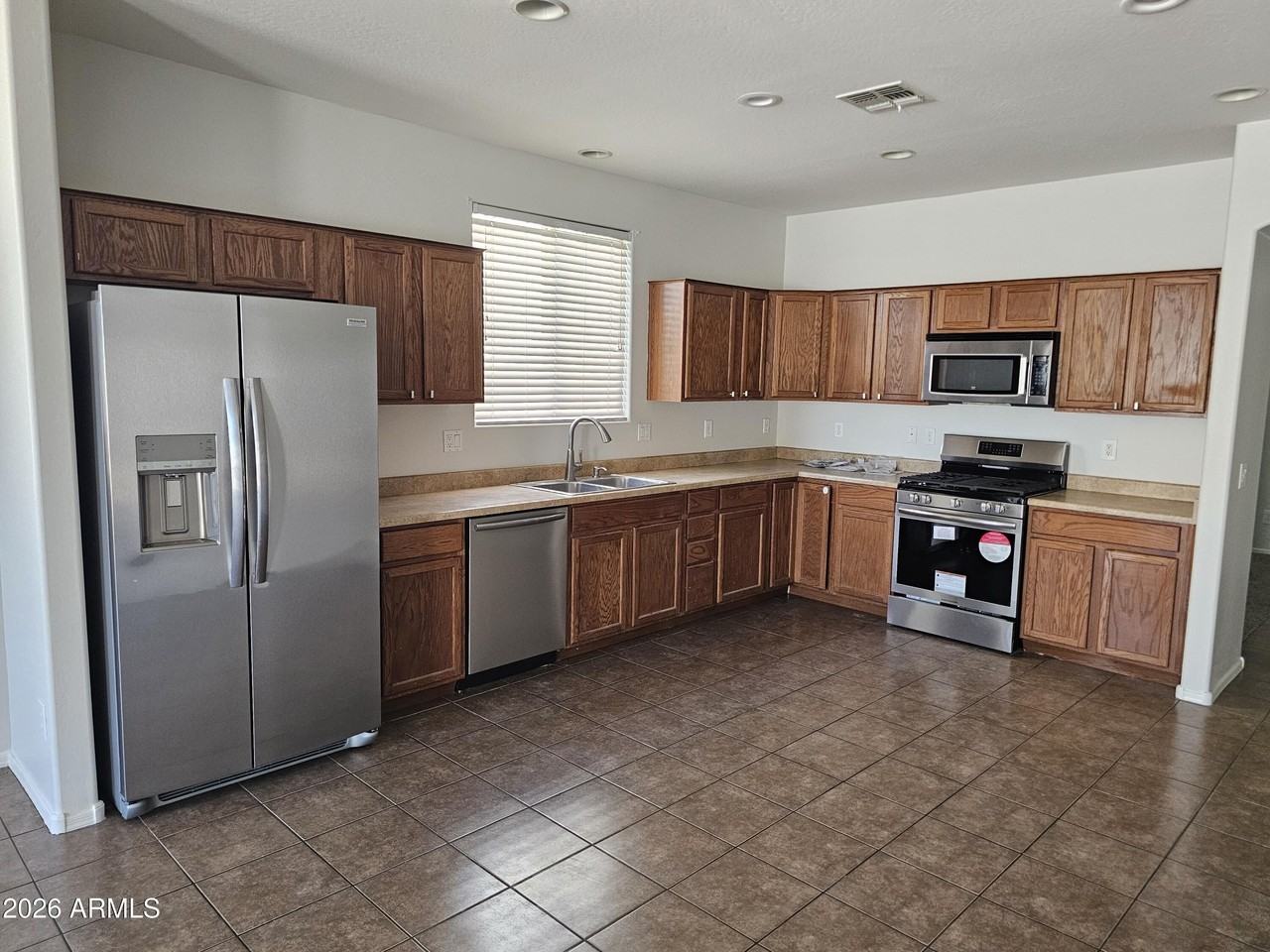 238 N 174th Dr - Photo 4 of 13