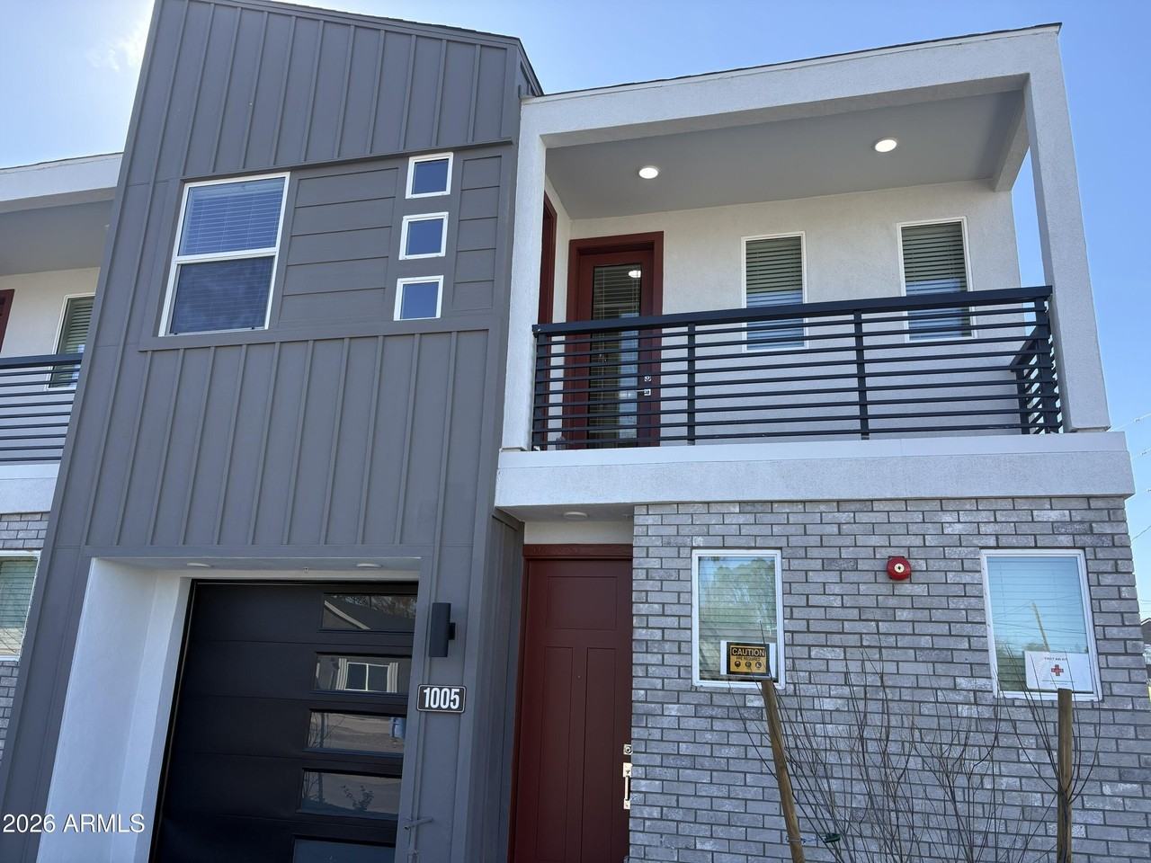 1009 E Pasadena Ave - Photo 6 of 33