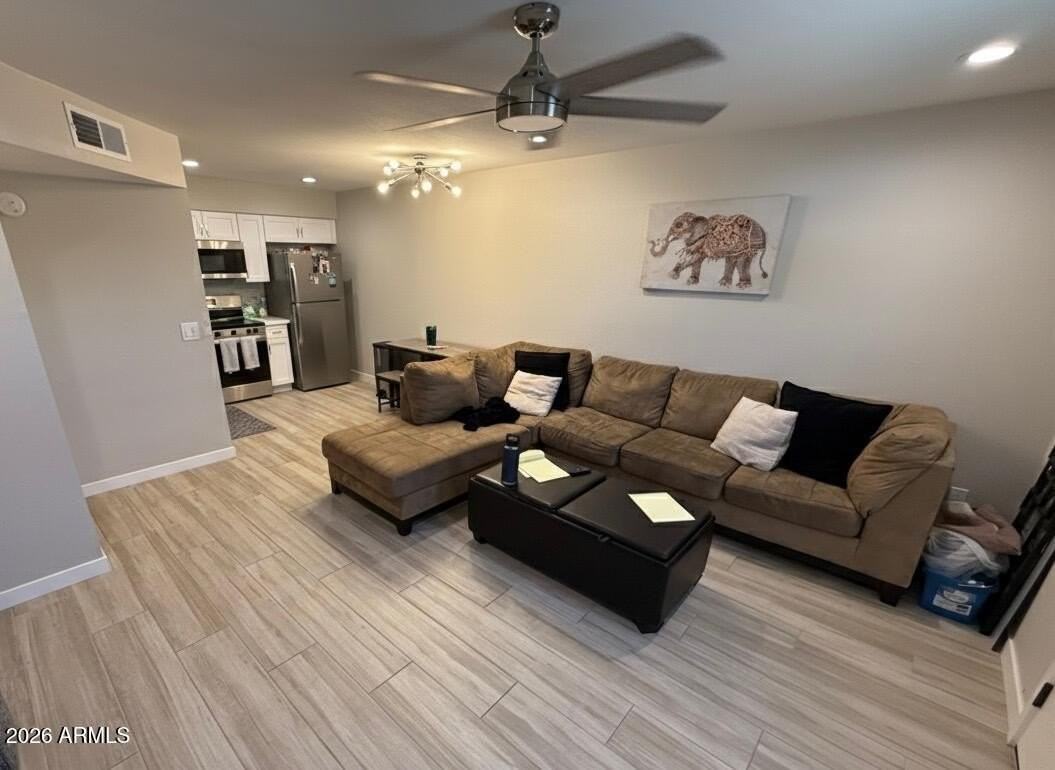 476 E Linda Ave Apt 3 #3 - Photo 3 of 8