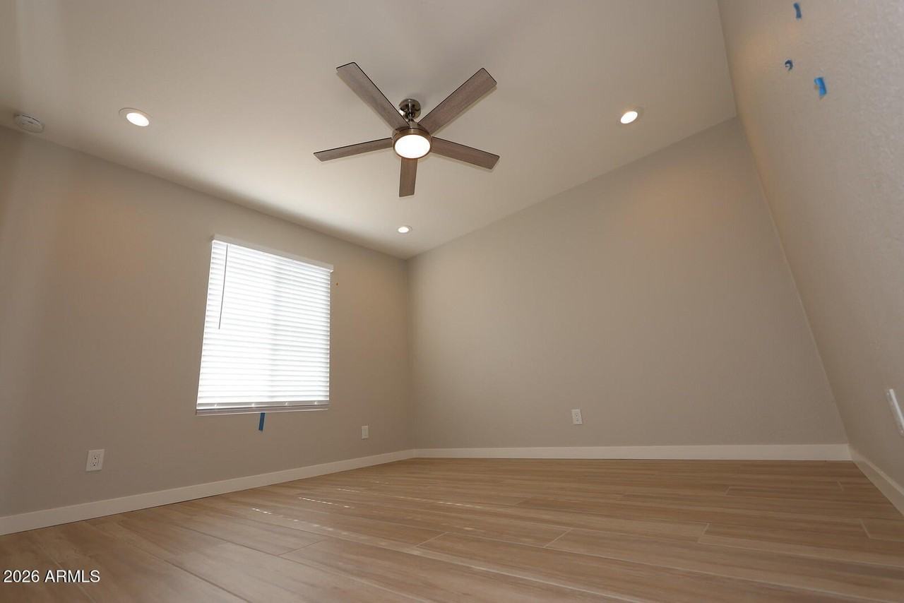 476 E Linda Ave Apt 3 #3 - Photo 5 of 8