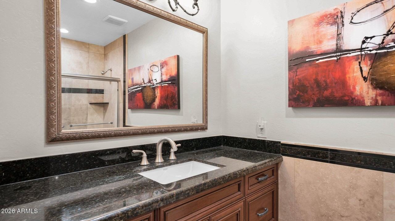 10845 N Pinto Dr - Photo 6 of 50