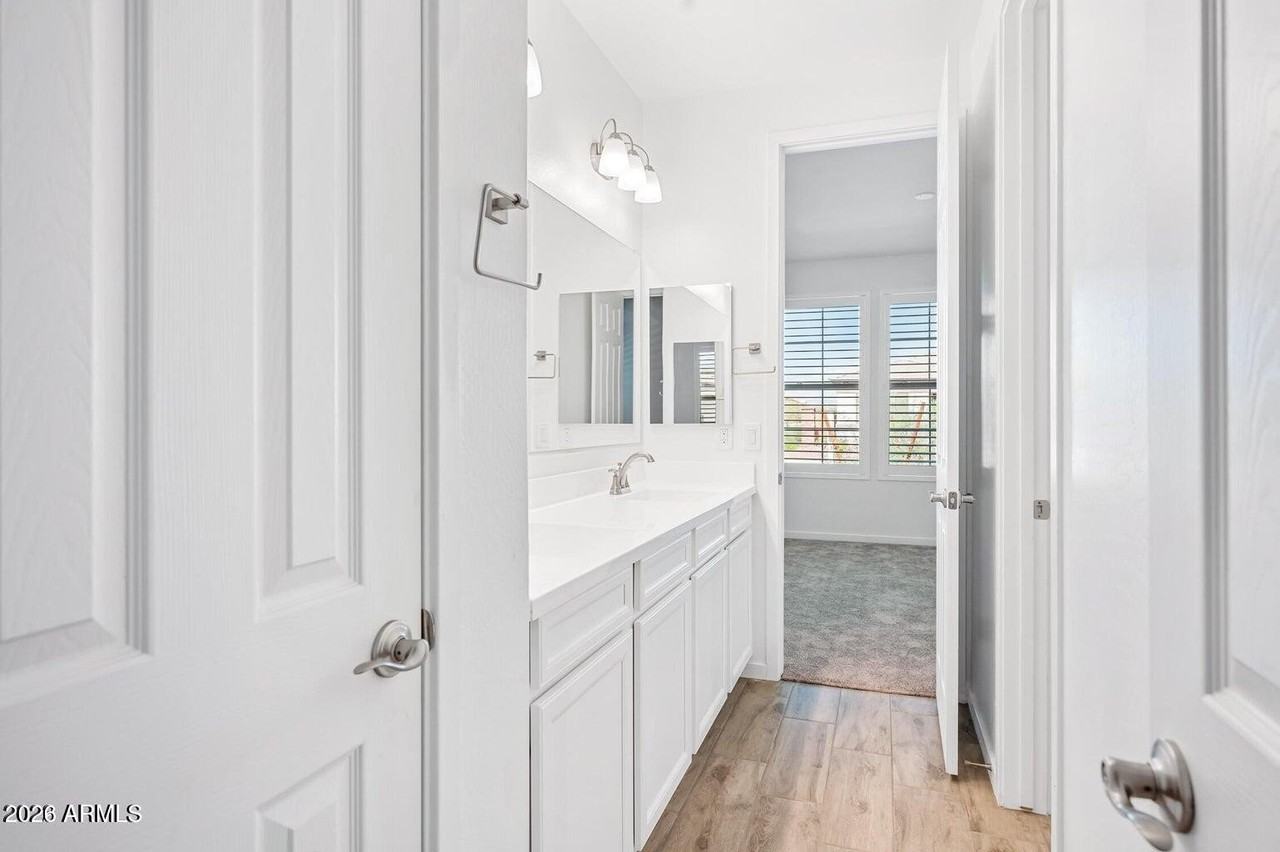 17871 W Straight Arrow Ln - Photo 5 of 22