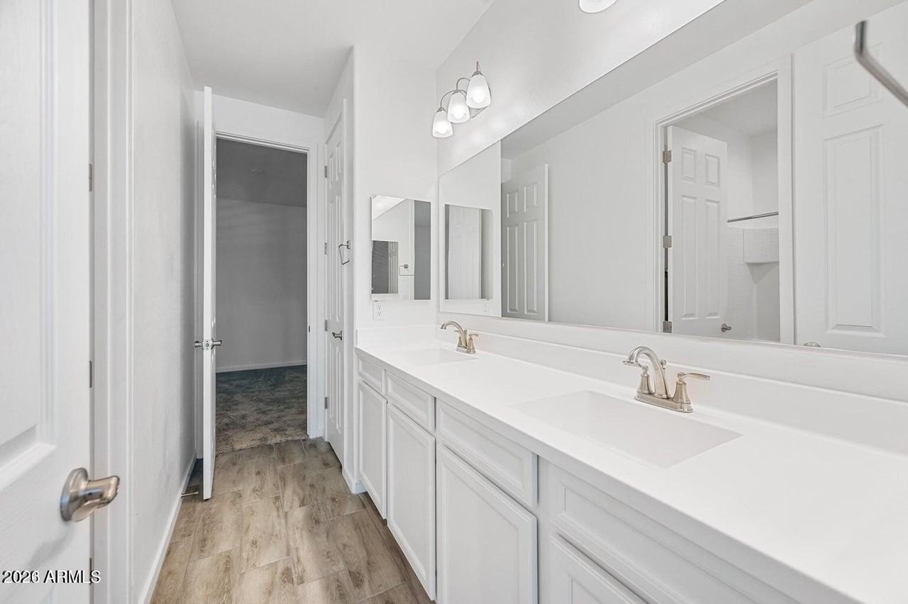 17871 W Straight Arrow Ln - Photo 6 of 22