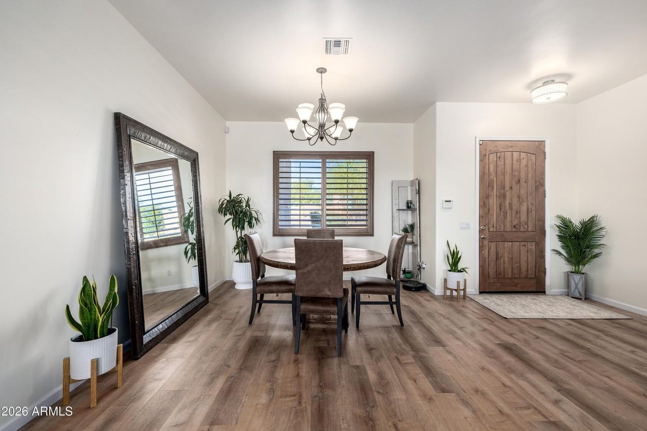 1415 W Lavitt Ln - Photo 5 of 50