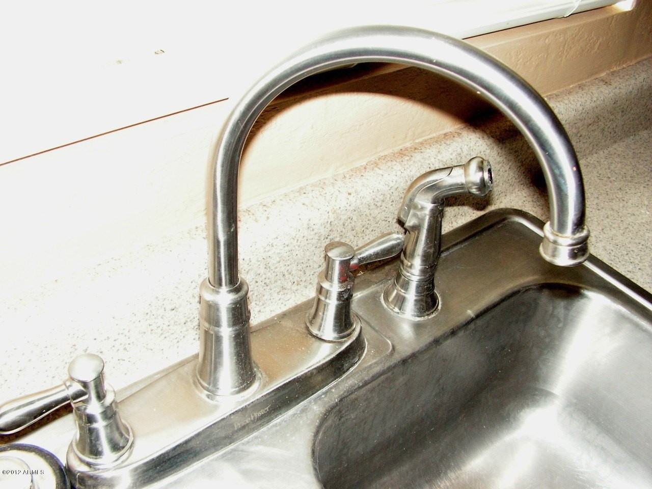 6725 W Brown St - Photo 7 of 39