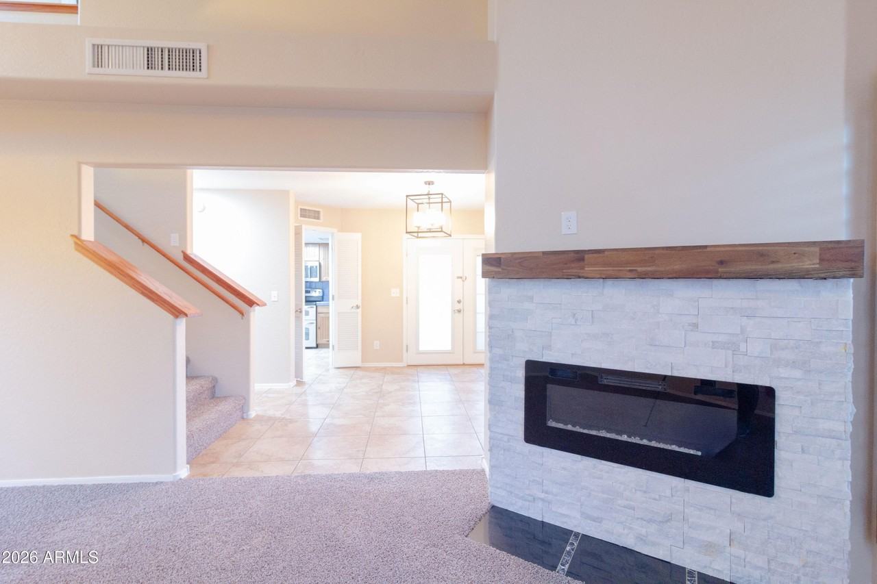 506 E Utopia Rd - Photo 7 of 20