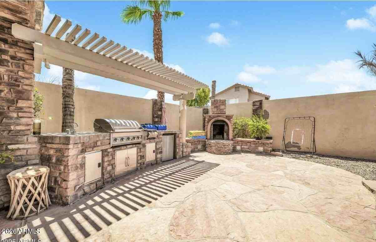 2292 S 155th Ln - Photo 5 of 36