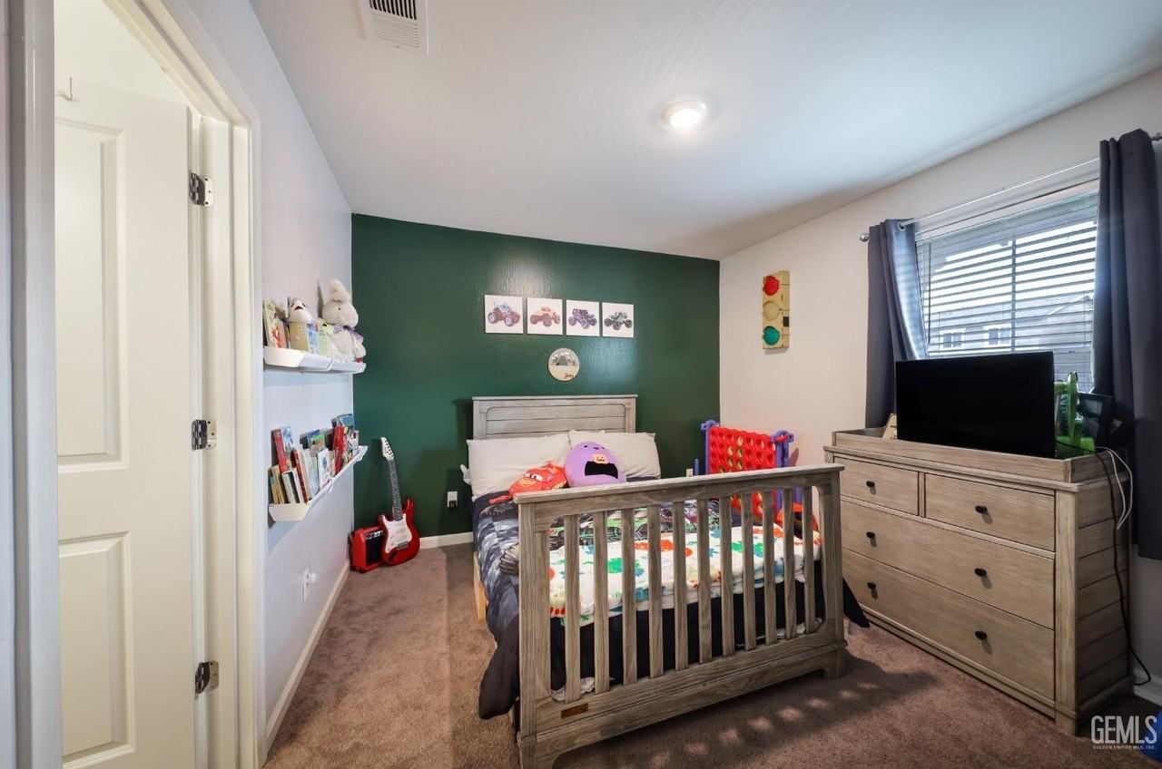 6012 Esmerelda Ave - Photo 3 of 24