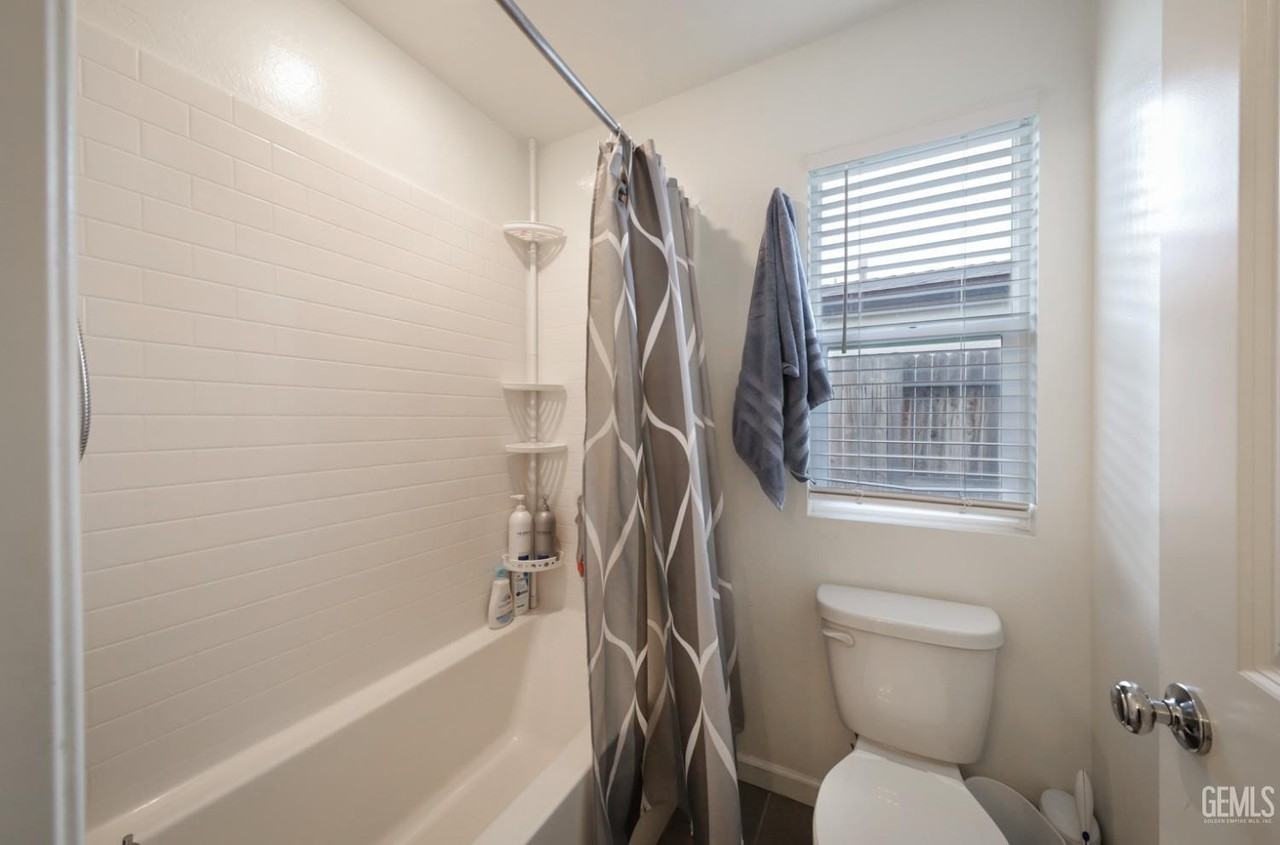 6012 Esmerelda Ave - Photo 6 of 24