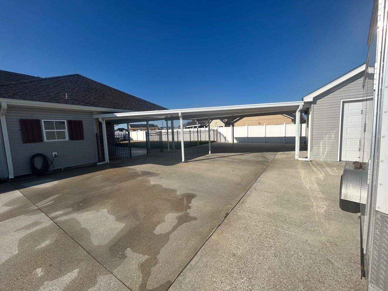 117 Windsor St - Photo 3 of 34