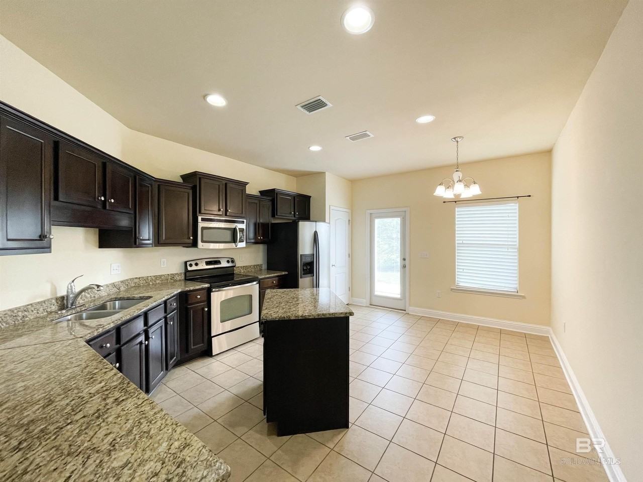 10588 Dunmore Dr - Photo 5 of 17