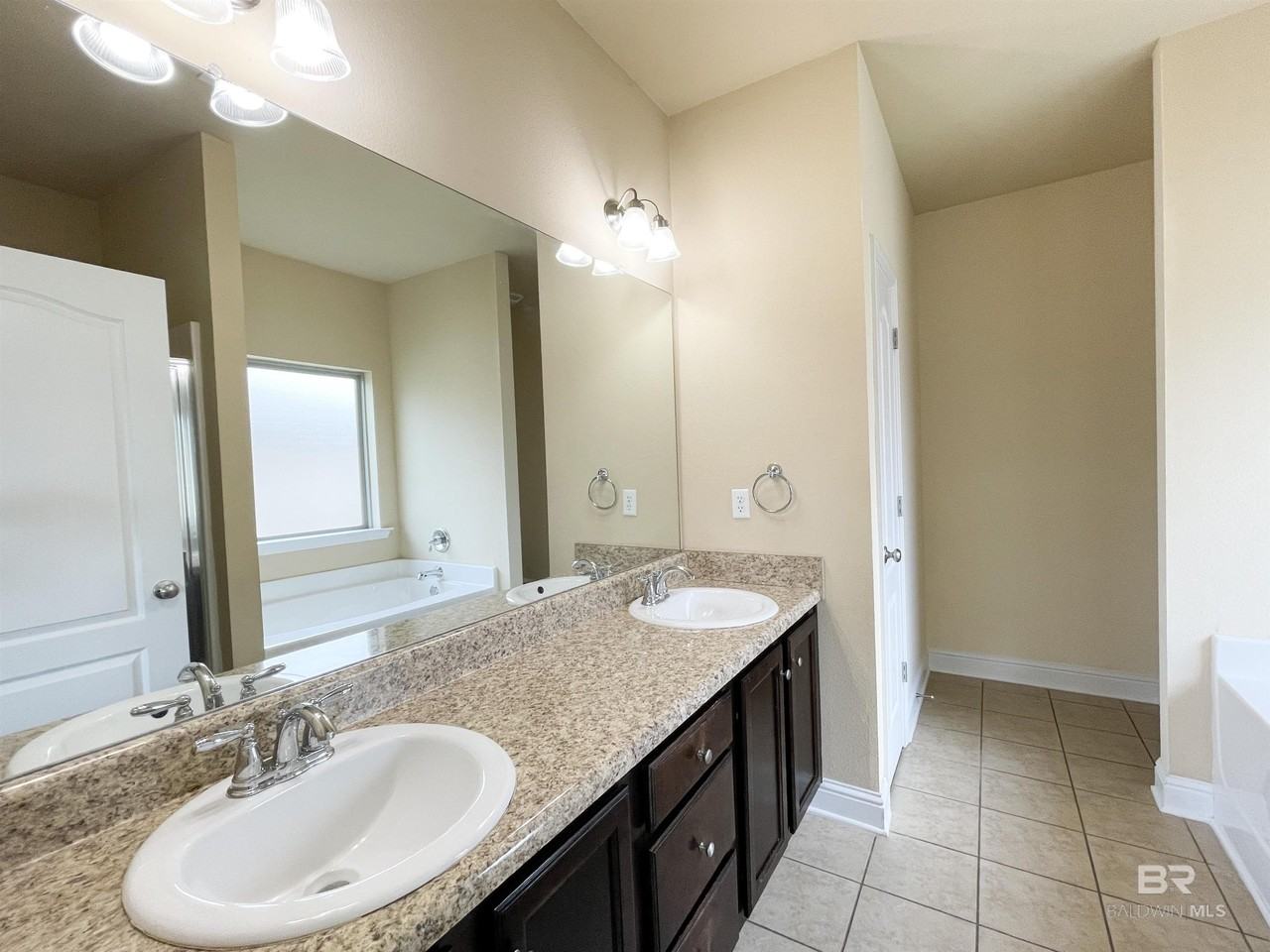 10588 Dunmore Dr - Photo 7 of 17