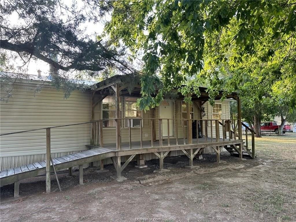 3180 Henderson Road - Photo 2 of 10