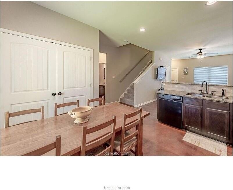 129 Watson St - Photo 6 of 20