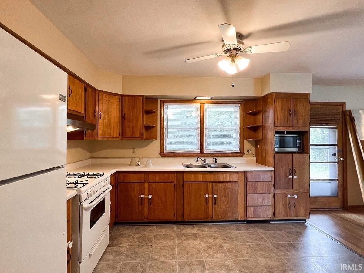 4336 E 10th St - Photo 7 of 27