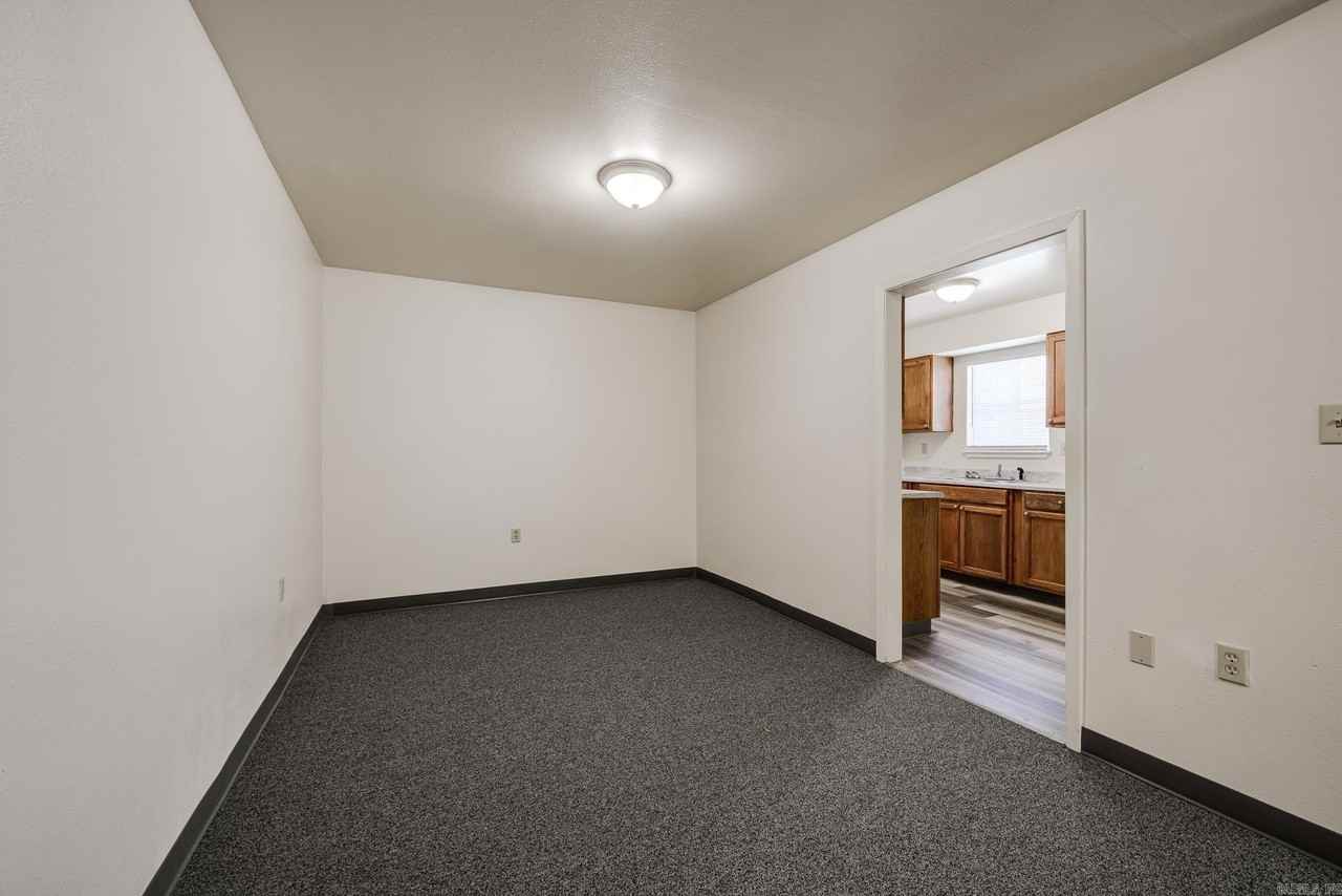 300 W Harding St - Photo 7 of 26