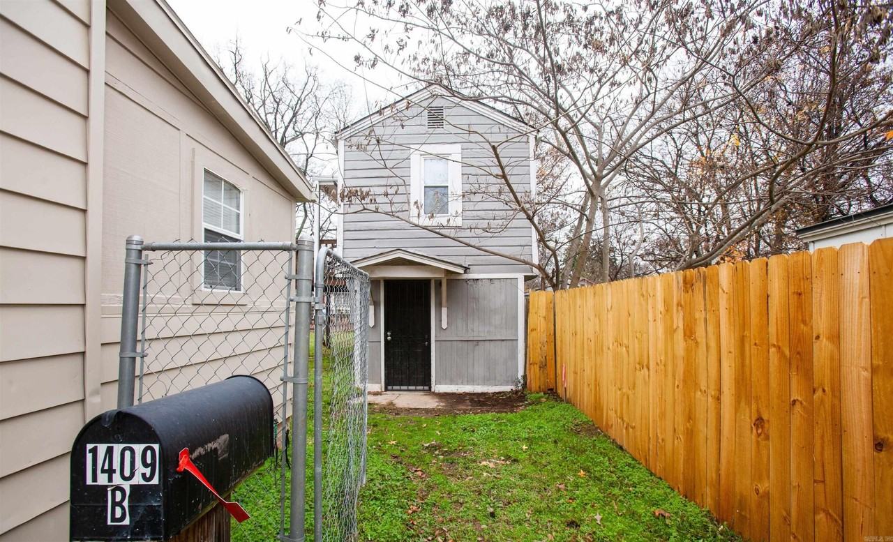 1409 W 18th St - Photo 2 of 19