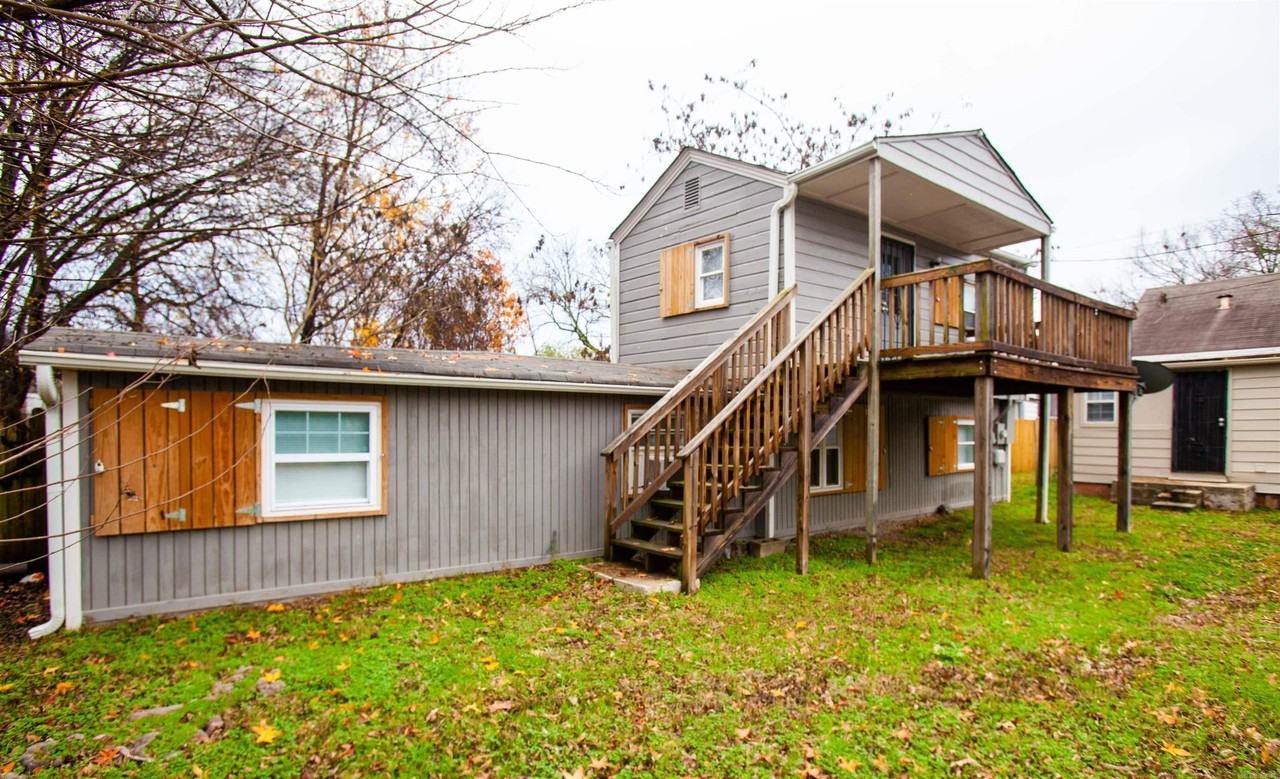 1409 W 18th St - Photo 4 of 19